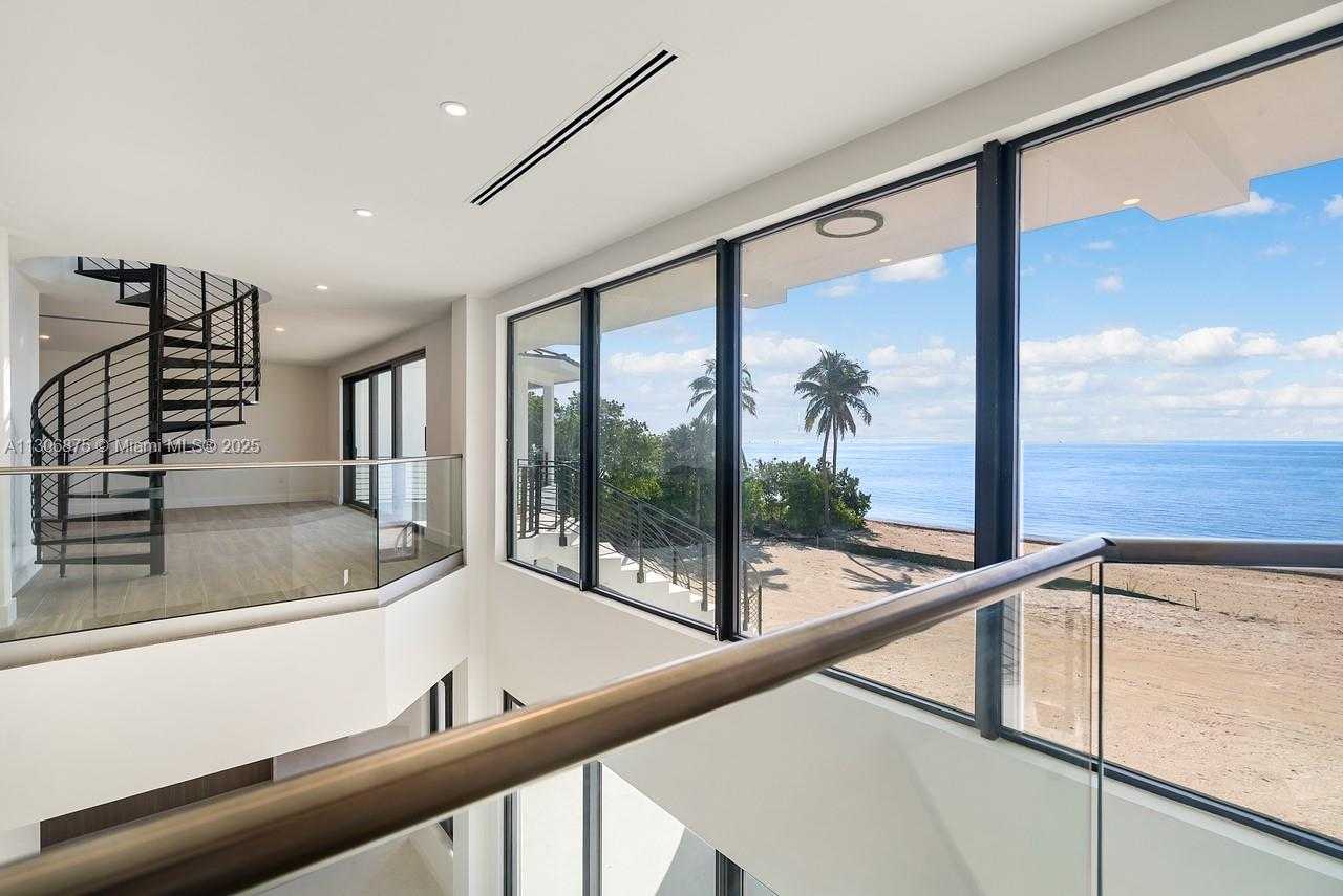 Small Image of 2405 COCO PLUM DR, Marathon Number 61