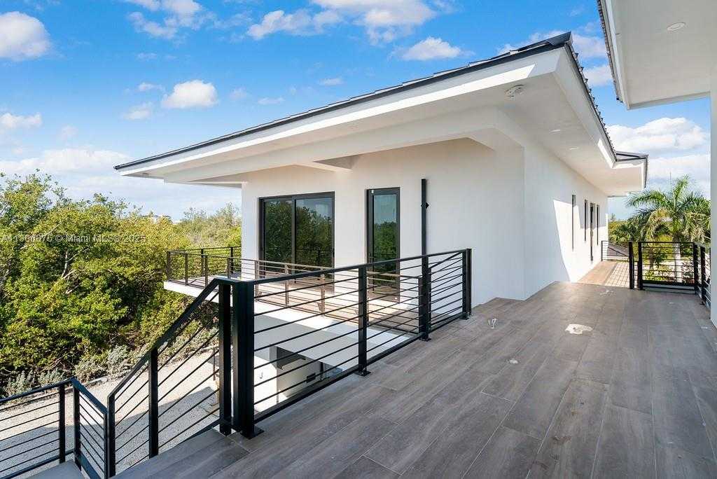 Small Image of 2405 COCO PLUM DR, Marathon Number 73