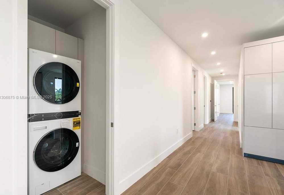 Small Image of 2405 COCO PLUM DR, Marathon Number 83