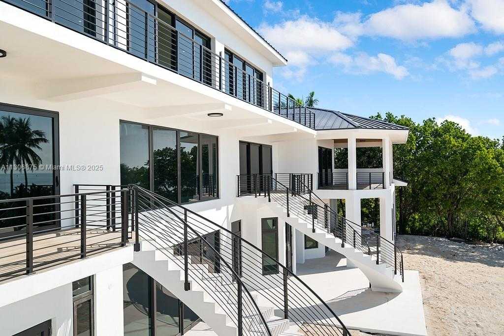 Small Image of 2405 COCO PLUM DR, Marathon Number 85