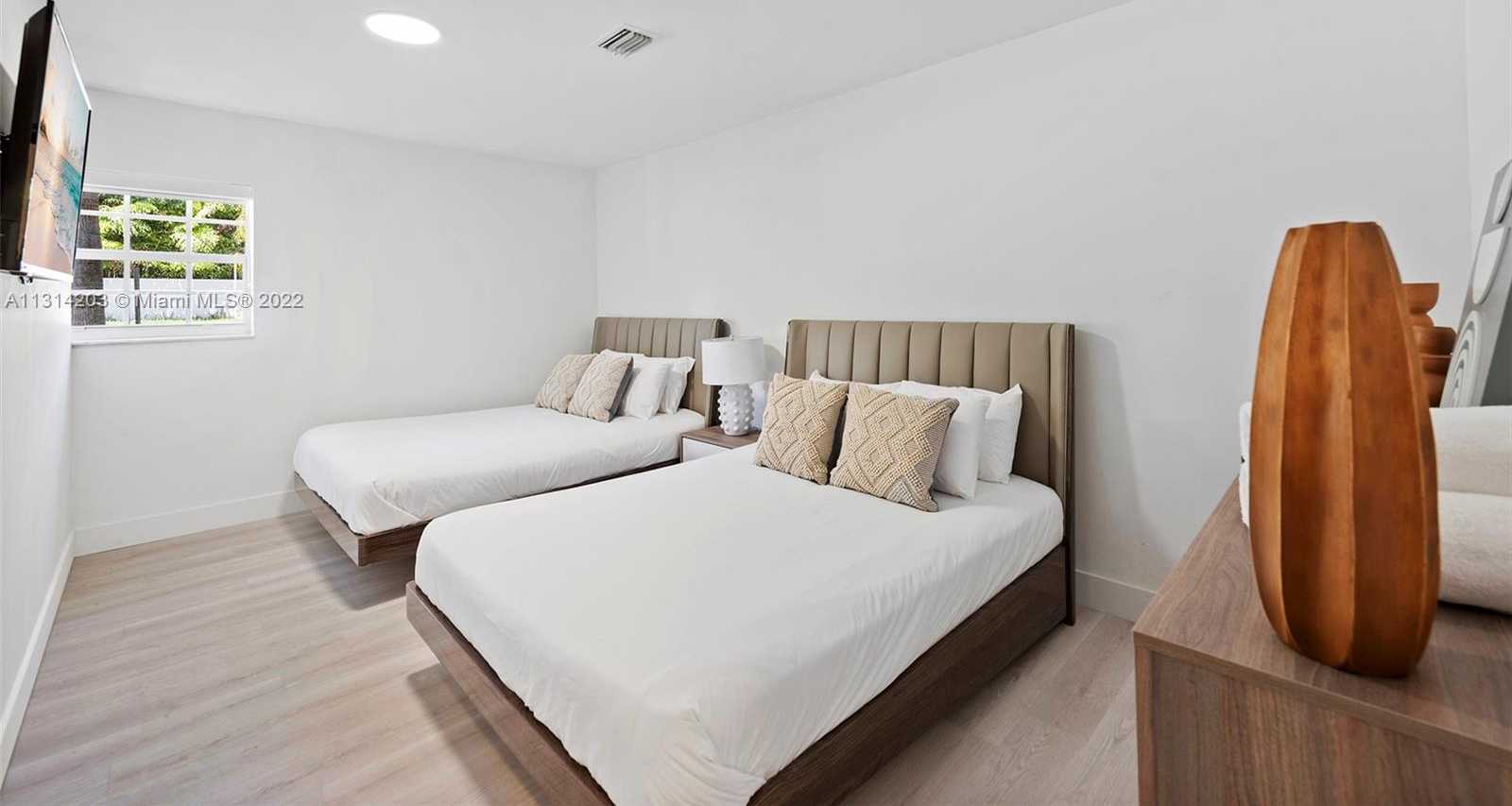 Small Image of 1308 SEABREEZE BLVD, Fort Lauderdale Number 20