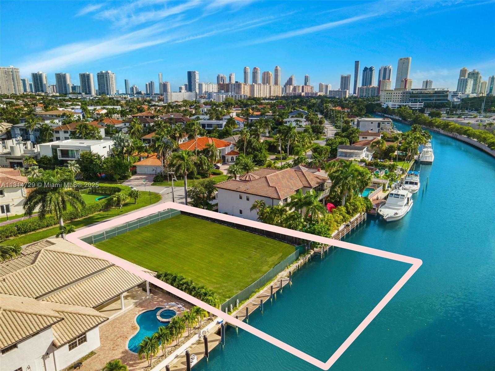 Small Image of 2950 NORTH EAST 164TH ST, North Miami Beach Number 27