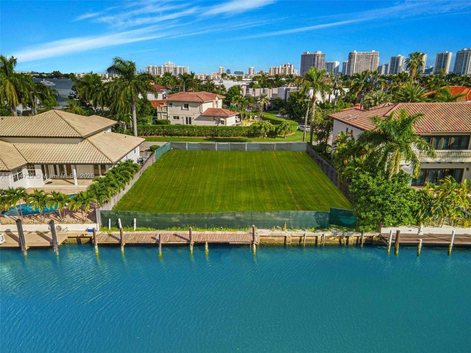 Small Image of 2950 NORTH EAST 164TH ST, North Miami Beach Number 29