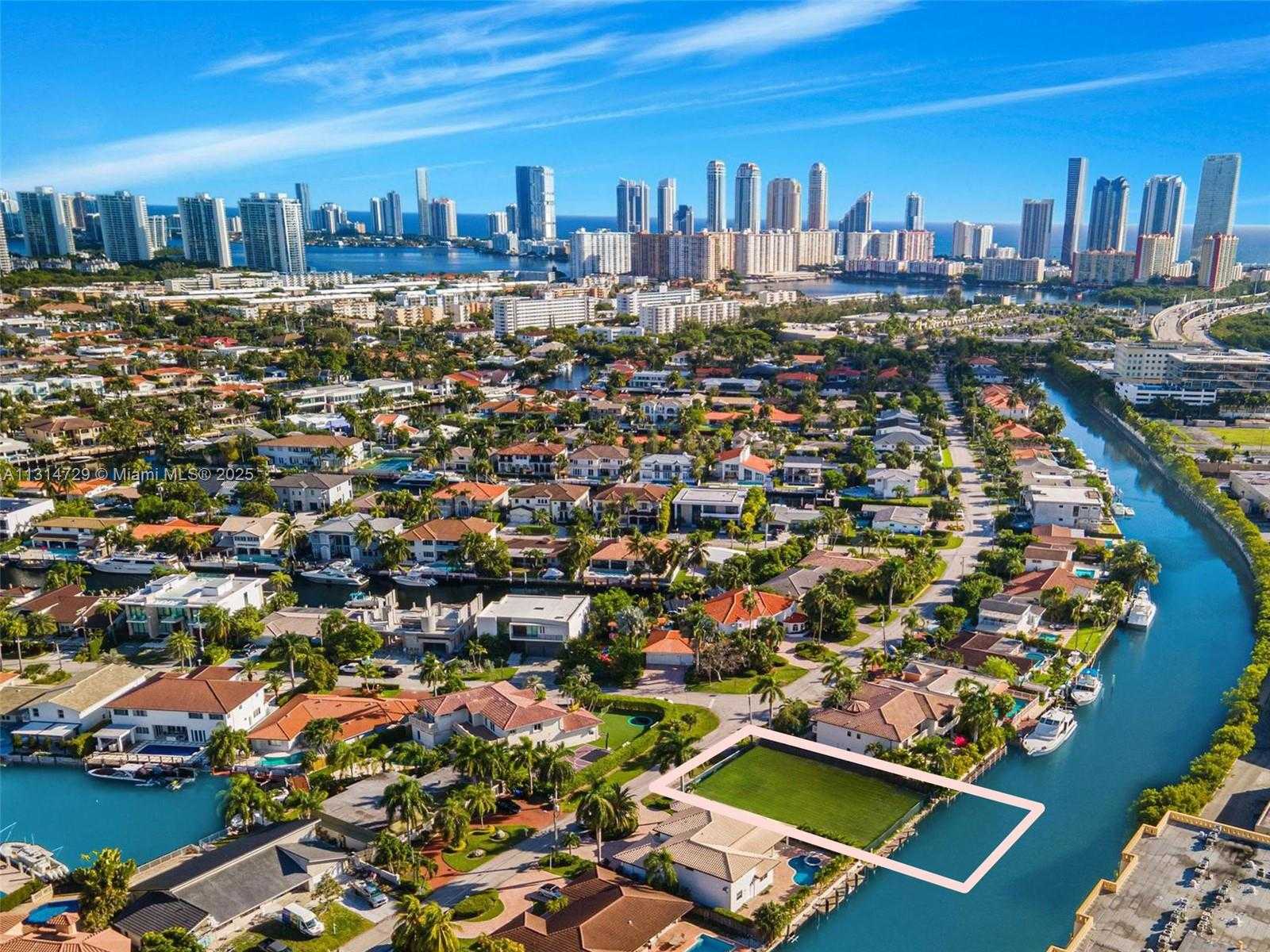 Small Image of 2950 NORTH EAST 164TH ST, North Miami Beach Number 30