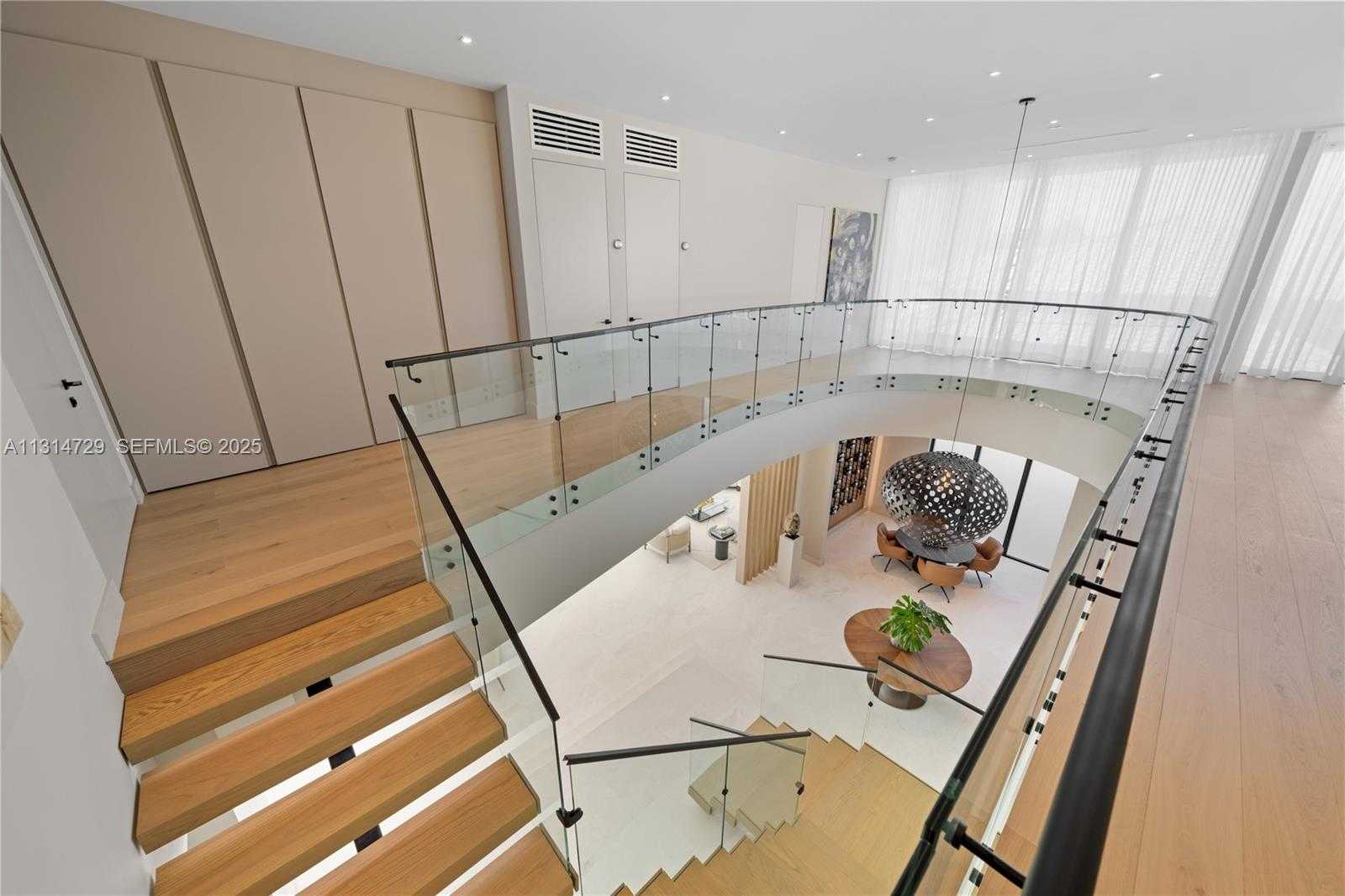 Small Image of 2950 NORTH EAST 164TH ST, North Miami Beach Number 38