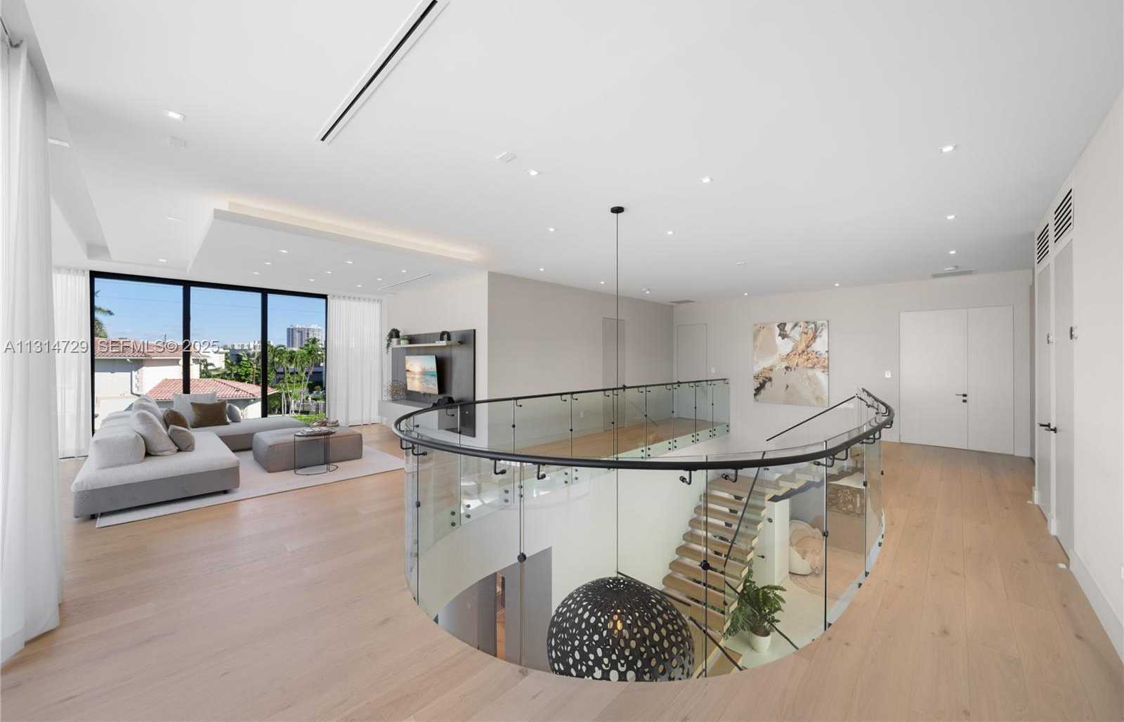 Small Image of 2950 NORTH EAST 164TH ST, North Miami Beach Number 39