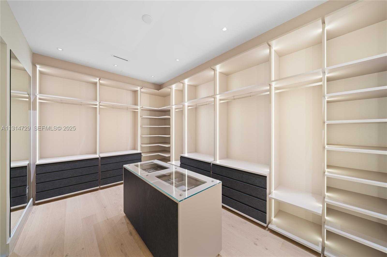 Small Image of 2950 NORTH EAST 164TH ST, North Miami Beach Number 52