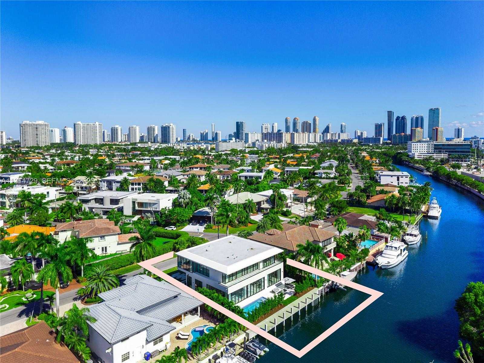 Small Image of 2950 NORTH EAST 164TH ST, North Miami Beach Number 70