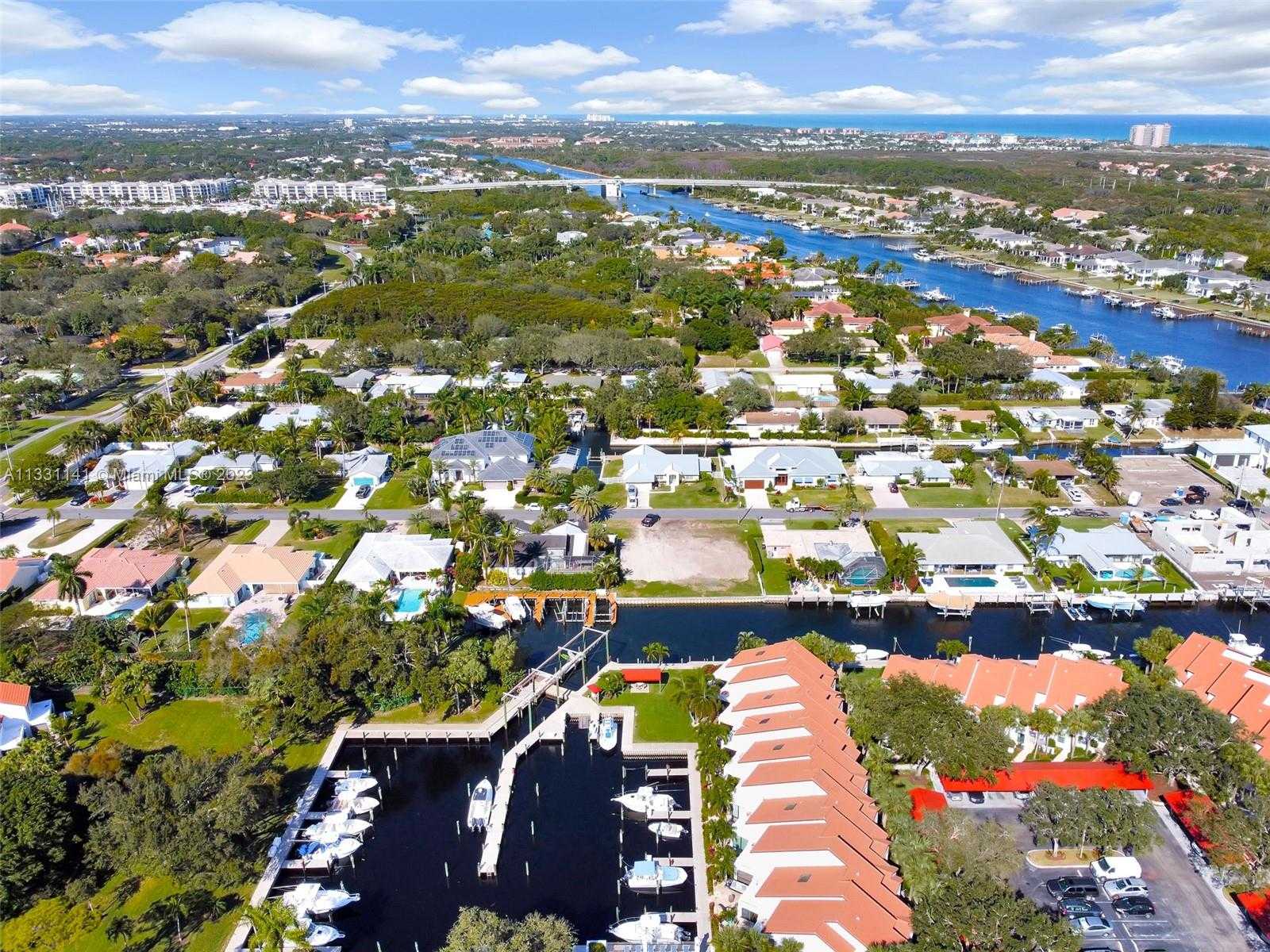 Small Image of 2400 EDWARD RD, Palm Beach Gardens Number 12