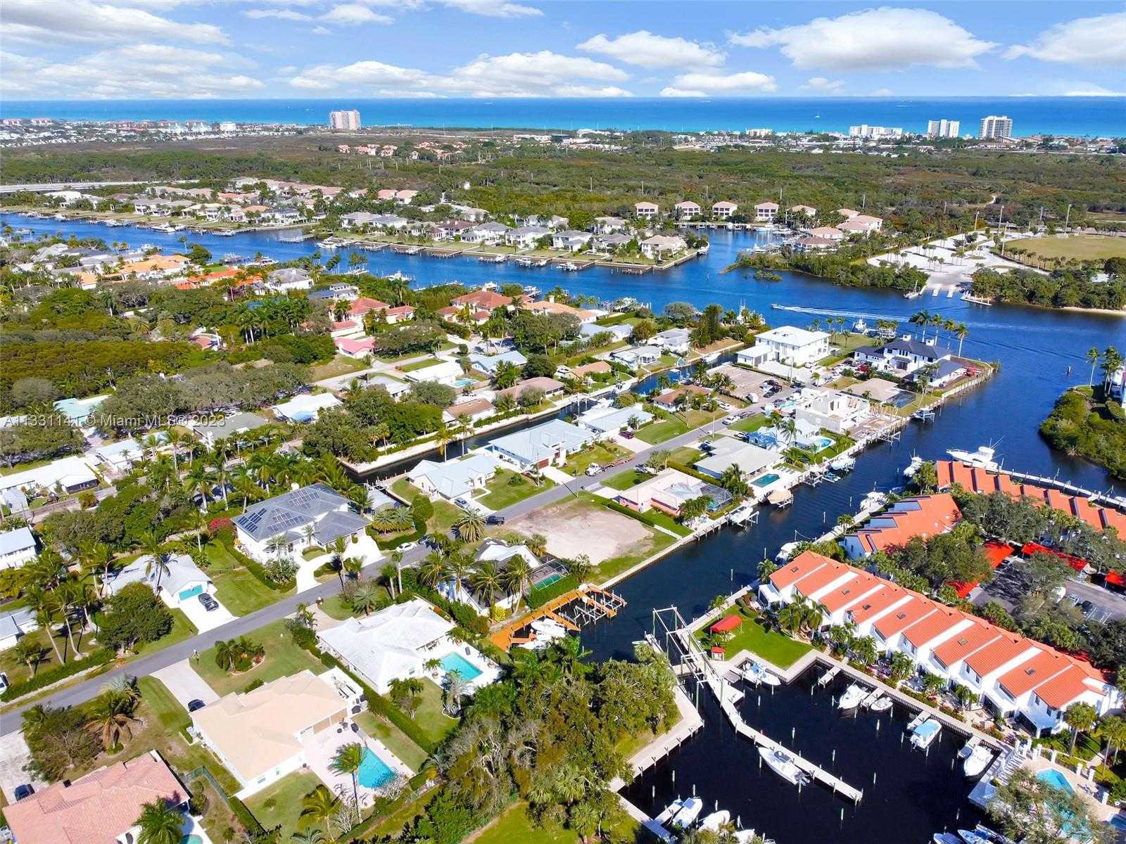 Small Image of 2400 EDWARD RD, Palm Beach Gardens Number 14