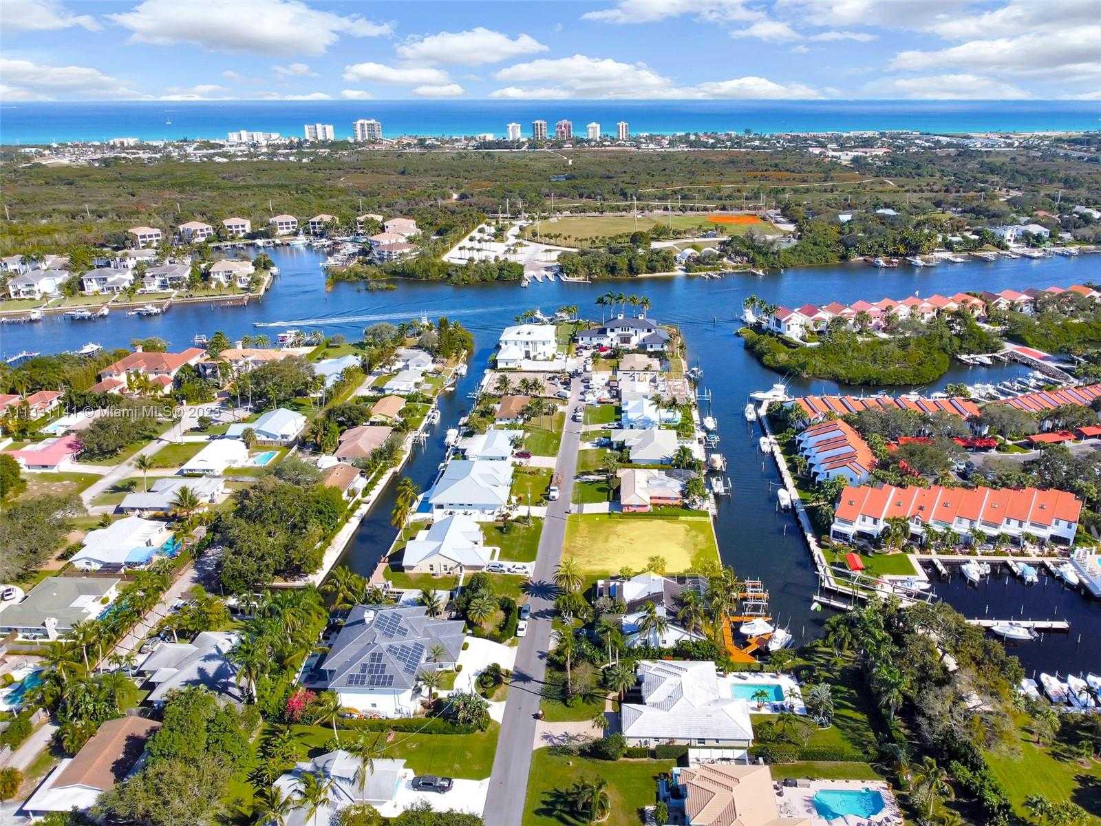 Small Image of 2400 EDWARD RD, Palm Beach Gardens Number 17