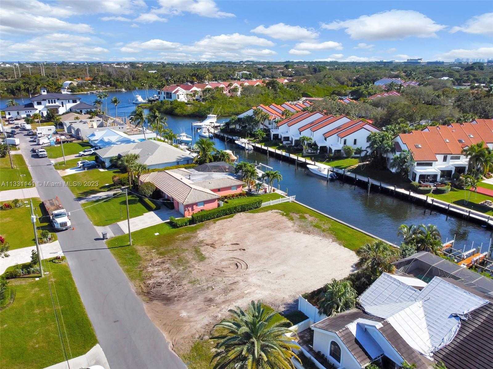 Small Image of 2400 EDWARD RD, Palm Beach Gardens Number 36