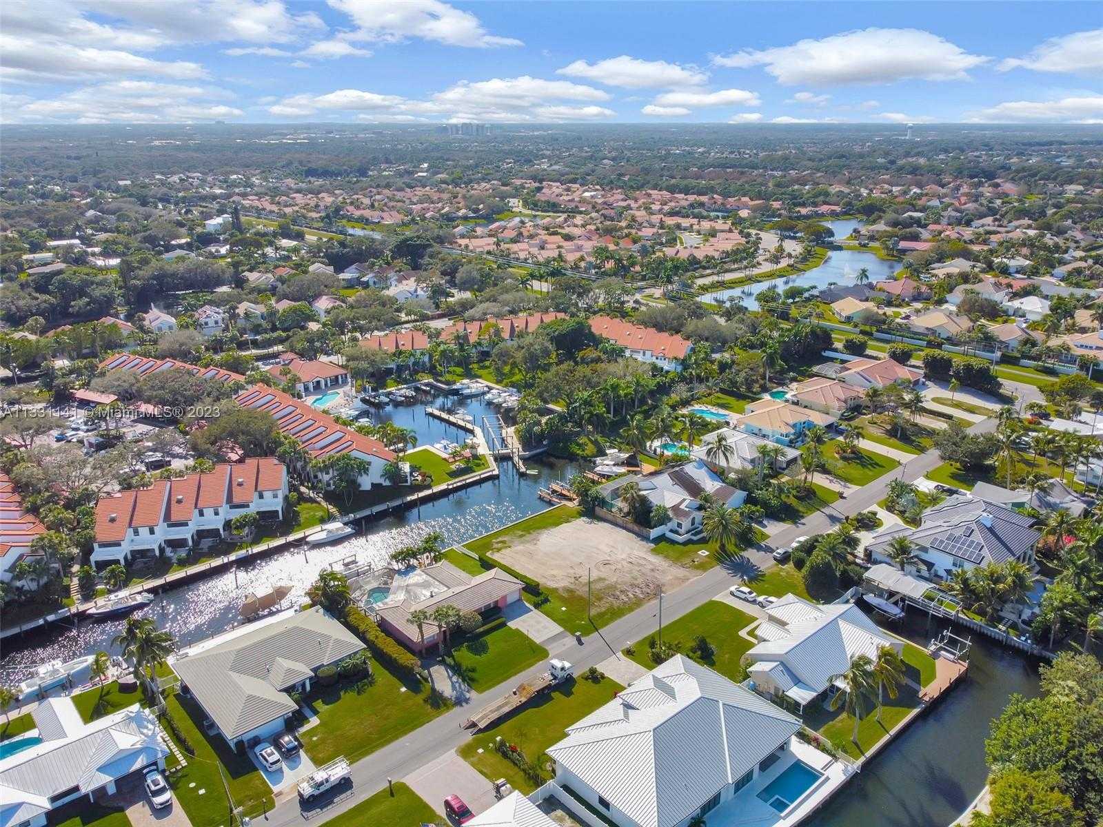 Small Image of 2400 EDWARD RD, Palm Beach Gardens Number 5