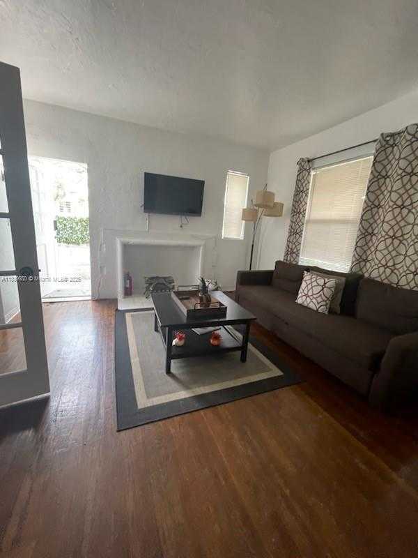 Small Image of 2811 INDIAN CREEK DR, Miami Beach Number 10