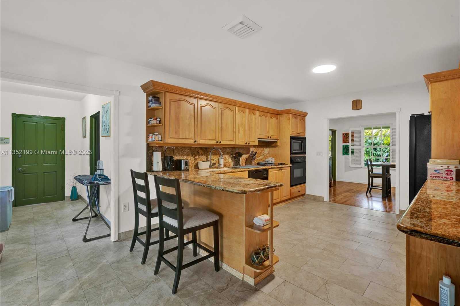 Small Image of 4756 BAY POINT RD, Miami Number 10