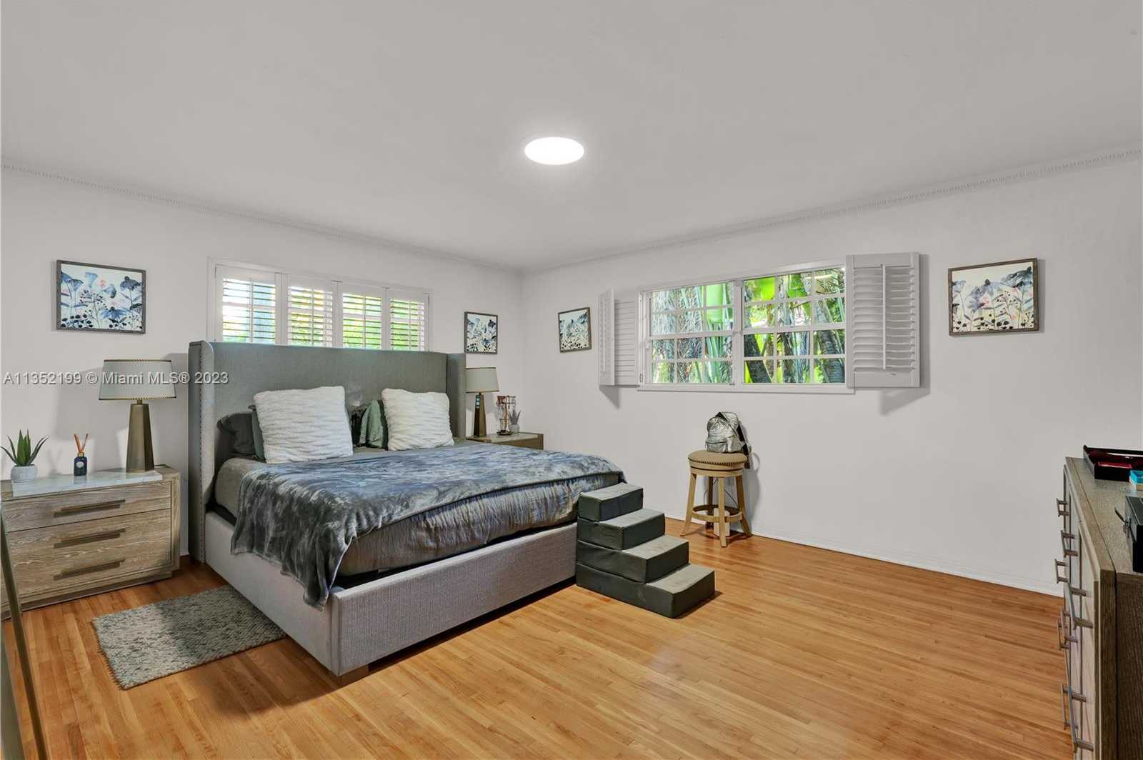 Small Image of 4756 BAY POINT RD, Miami Number 14