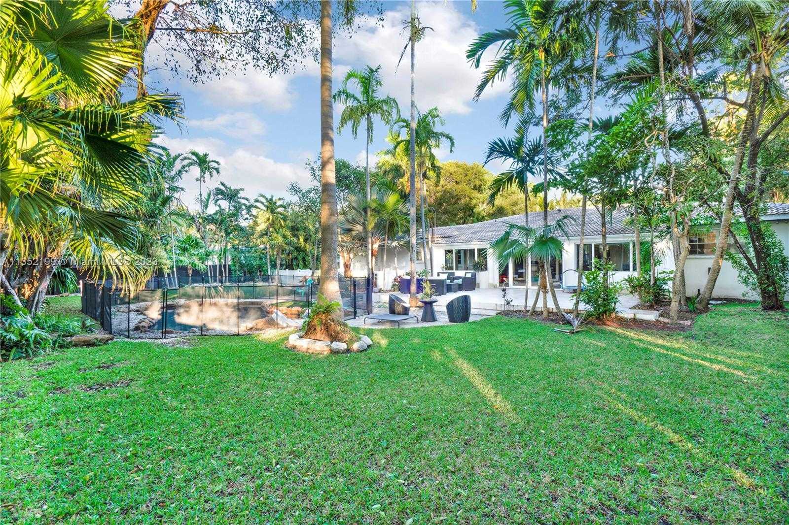 Small Image of 4756 BAY POINT RD, Miami Number 22