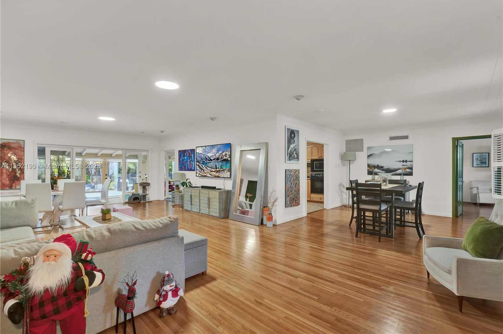 Small Image of 4756 BAY POINT RD, Miami Number 4