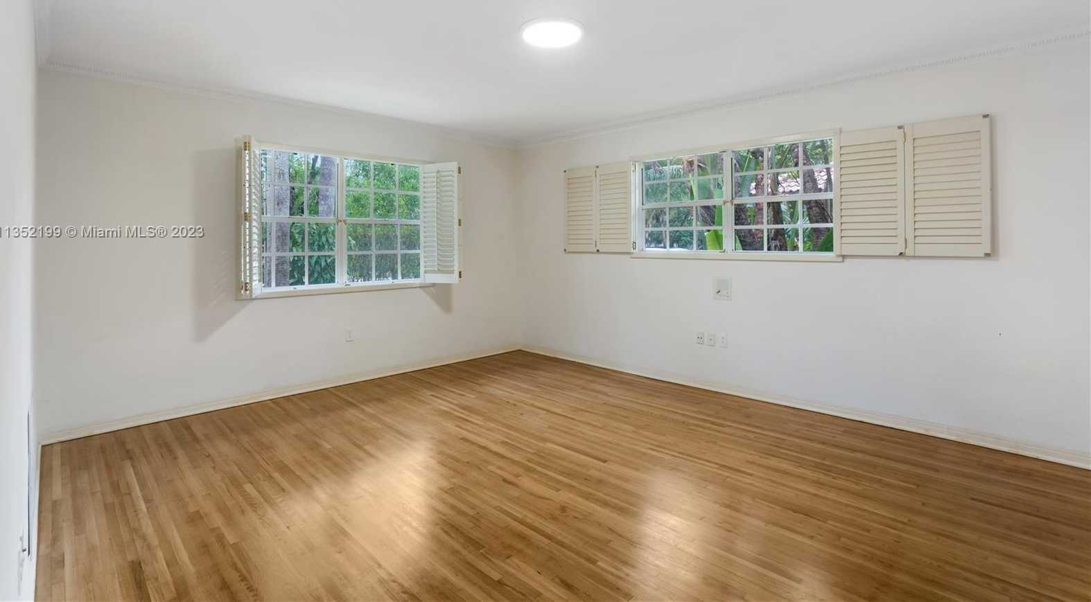 Small Image of 4756 BAY POINT RD, Miami Number 41