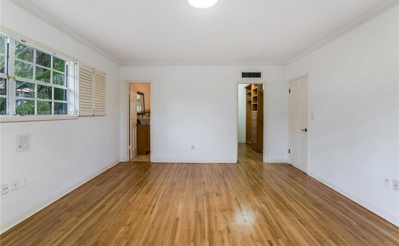 Small Image of 4756 BAY POINT RD, Miami Number 42
