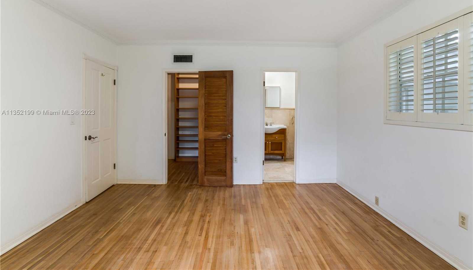 Small Image of 4756 BAY POINT RD, Miami Number 46