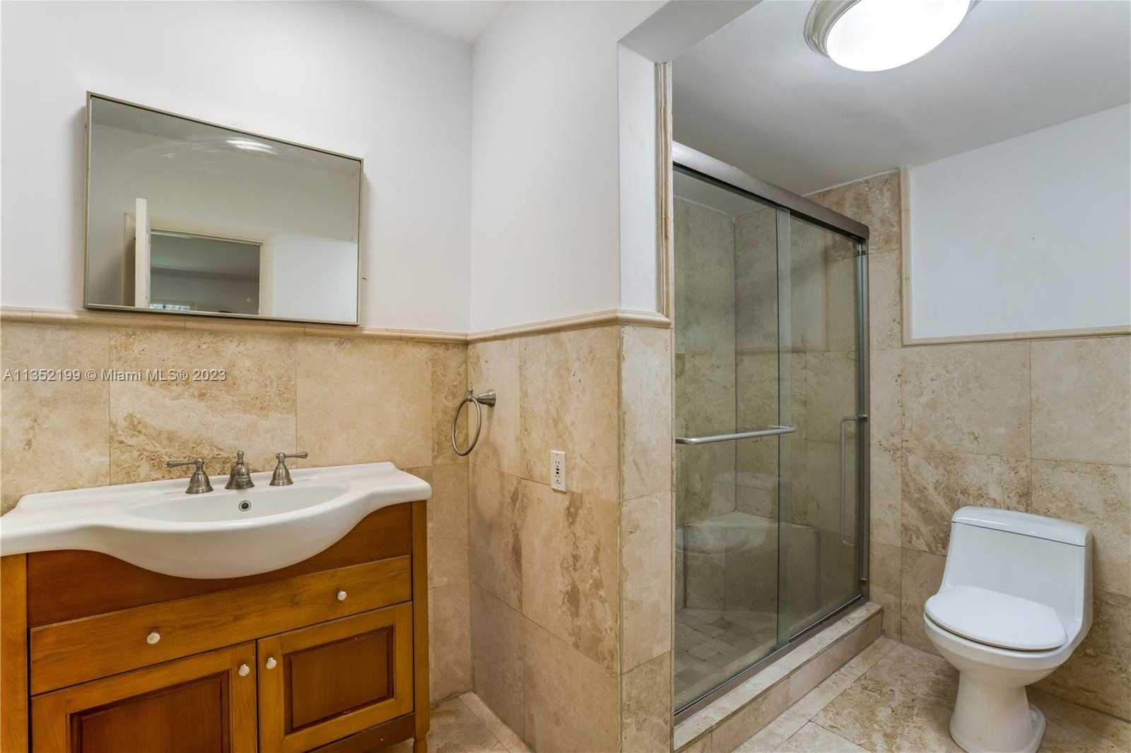 Small Image of 4756 BAY POINT RD, Miami Number 48