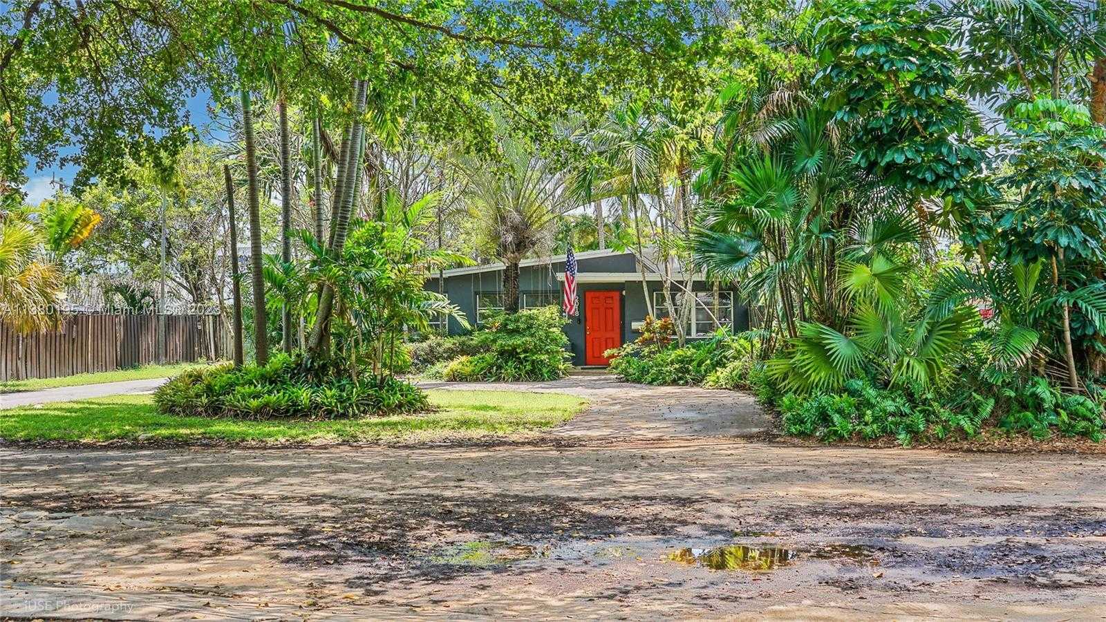 Small Image of 2018 FLETCHER ST, Hollywood Number 24