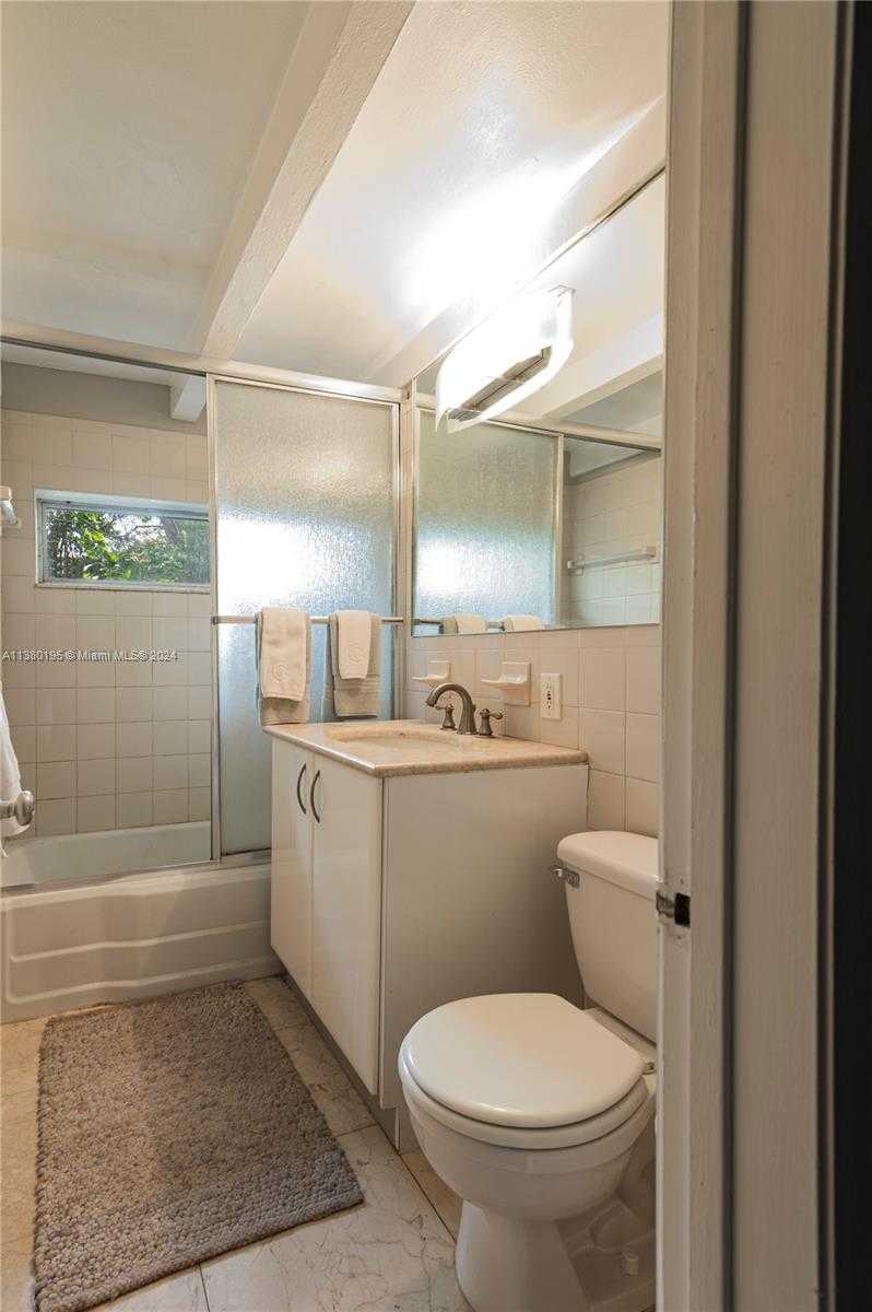 Small Image of 2018 FLETCHER ST, Hollywood Number 27