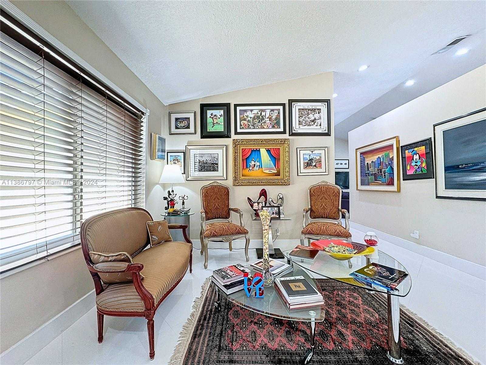 Small Image of Coral Springs Number 2