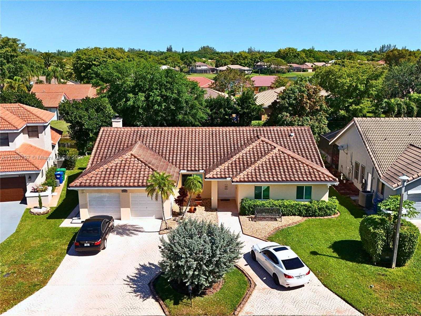 Small Image of Coral Springs Number 23
