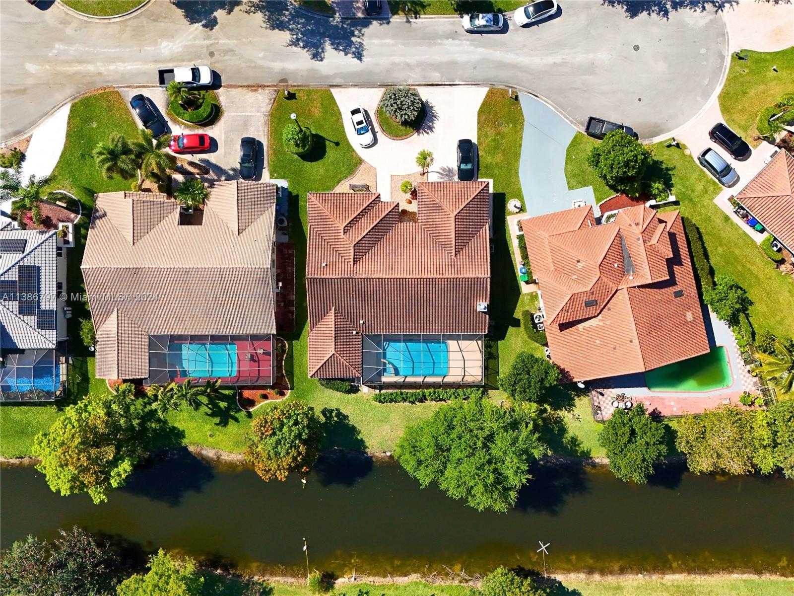 Small Image of Coral Springs Number 25
