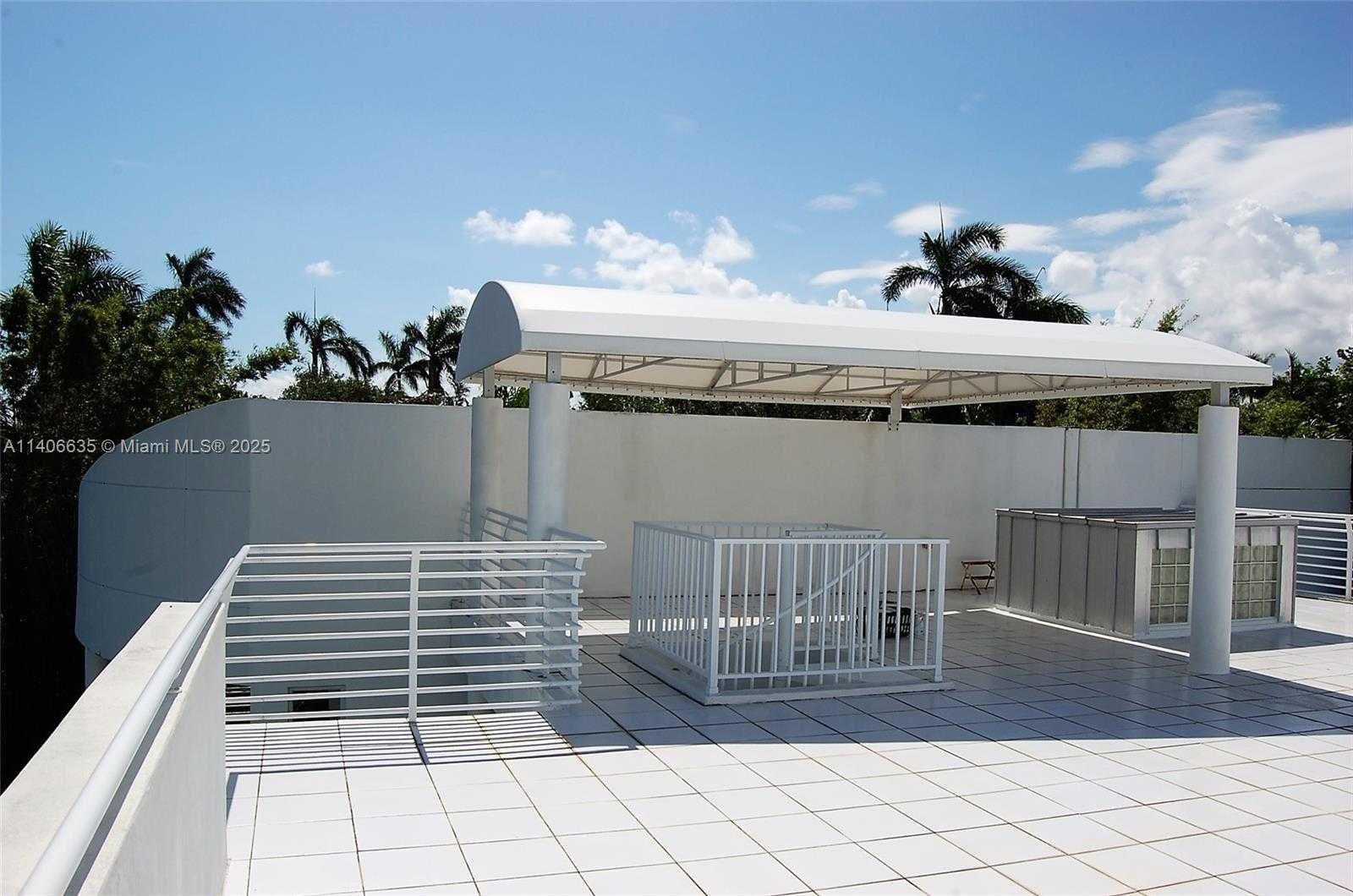 Small Image of 450 VICTORIA TER, Fort Lauderdale Number 10