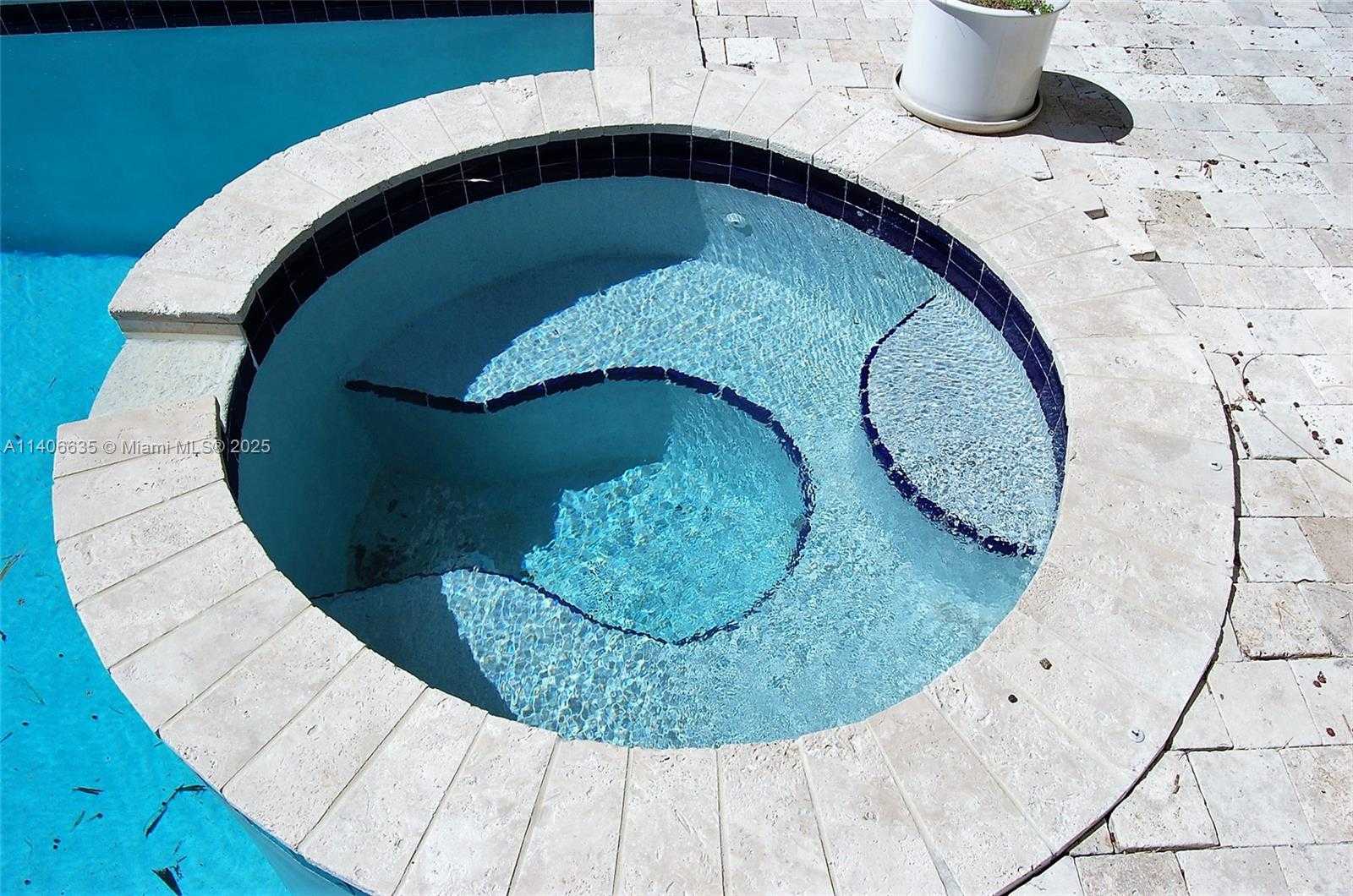 Small Image of 450 VICTORIA TER, Fort Lauderdale Number 16