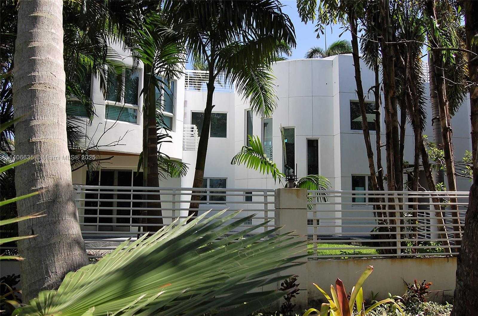 Small Image of 450 VICTORIA TER, Fort Lauderdale Number 7