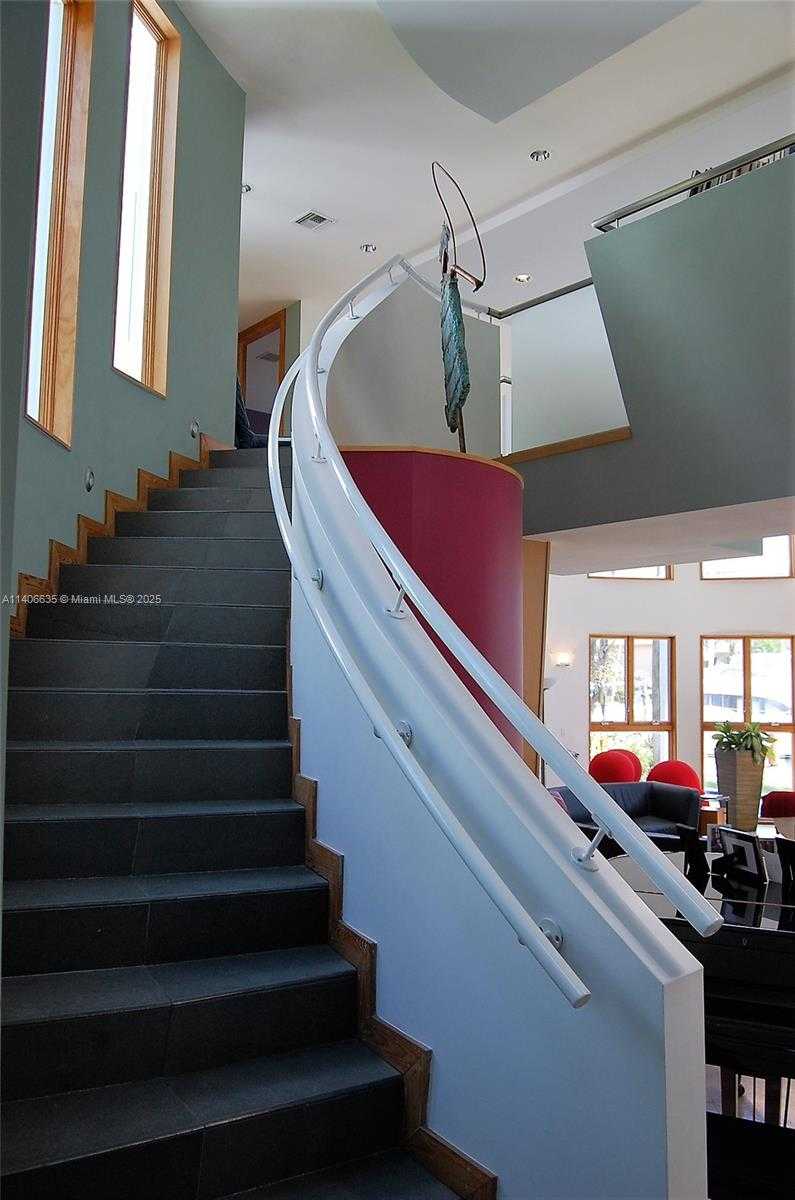 Small Image of 450 VICTORIA TER, Fort Lauderdale Number 8