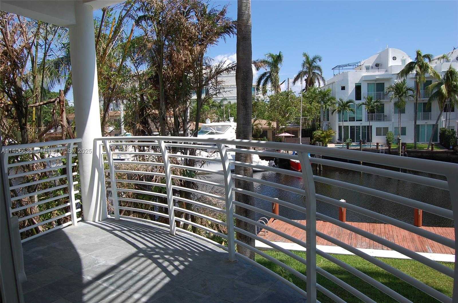 Small Image of 450 VICTORIA TER, Fort Lauderdale Number 9