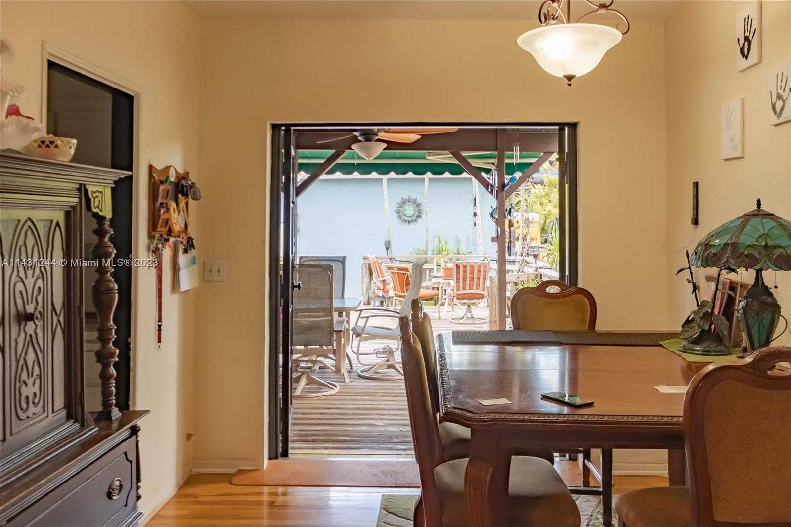 Small Image of 2533 FILLMORE ST, Hollywood Number 15