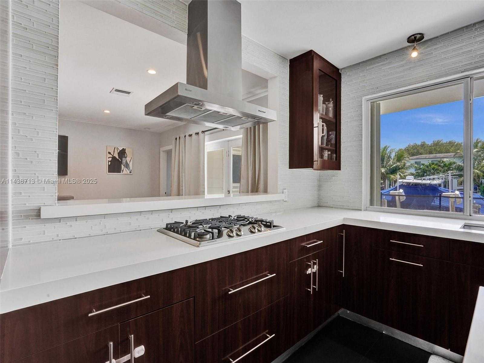 Small Image of 1912 NORTH EAST 119TH RD, North Miami Number 17