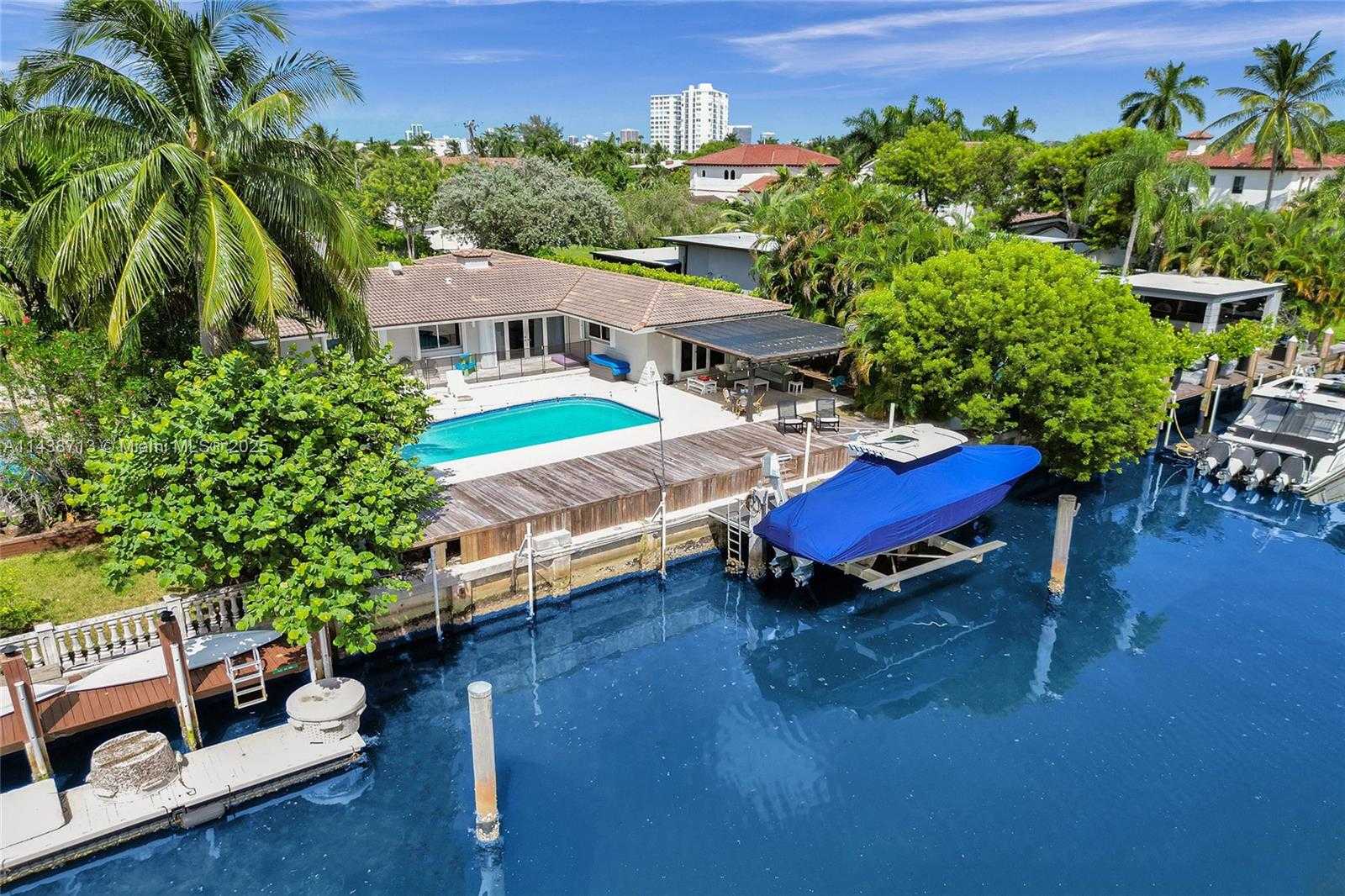 Small Image of 1912 NORTH EAST 119TH RD, North Miami Number 2
