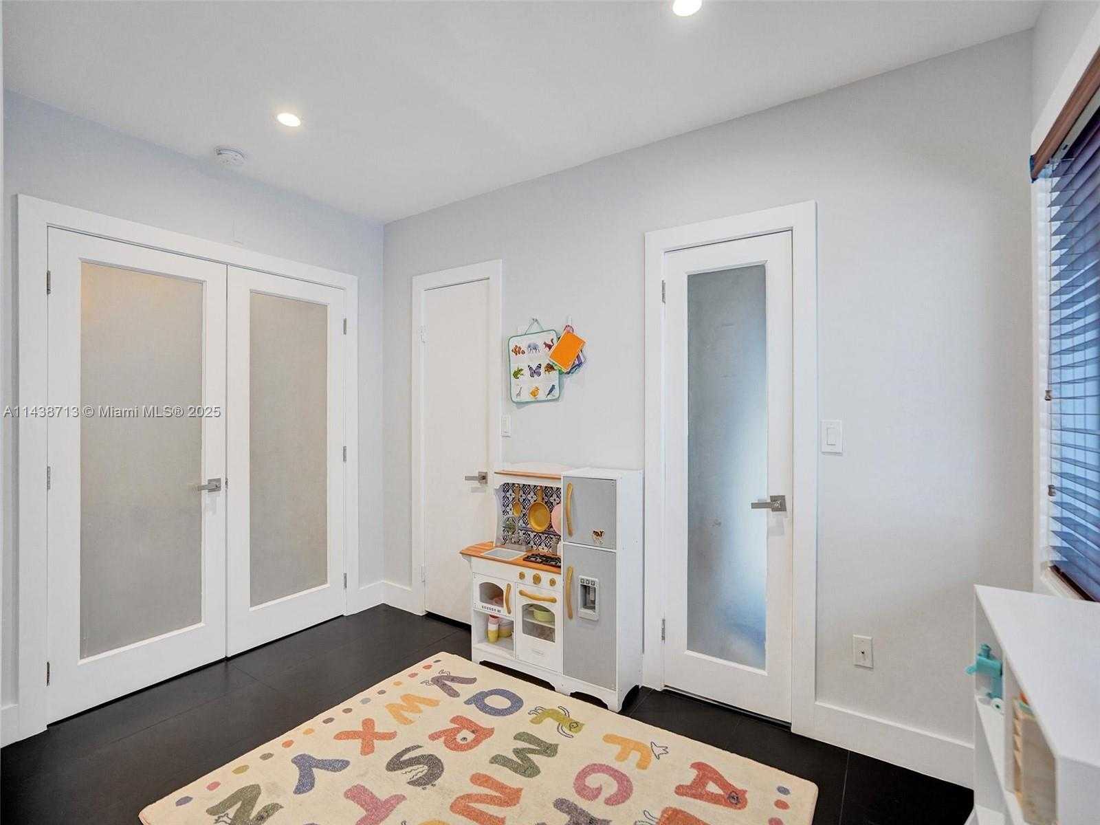 Small Image of 1912 NORTH EAST 119TH RD, North Miami Number 54
