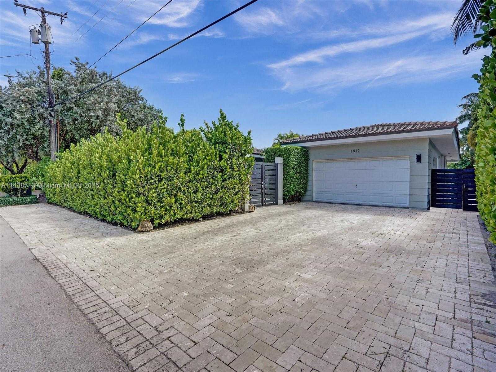 Small Image of 1912 NORTH EAST 119TH RD, North Miami Number 74
