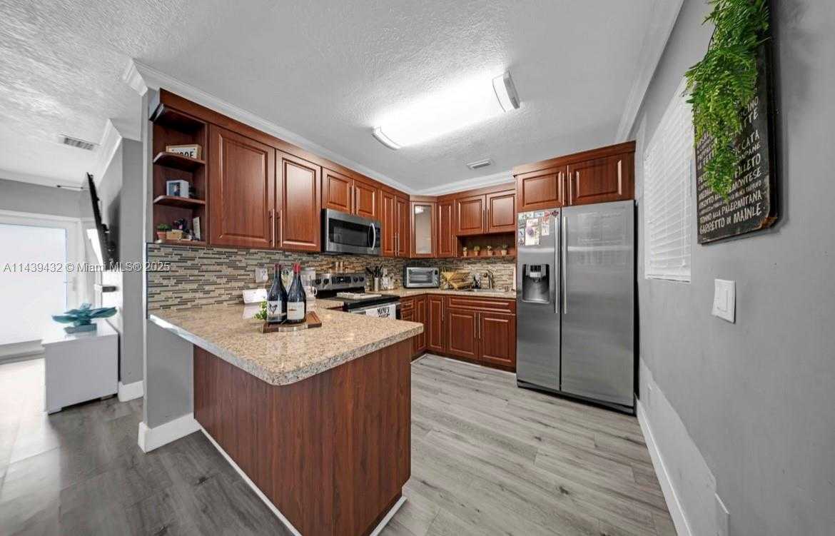 Small Image of 3360 EAST 10TH AVE, Hialeah Number 10
