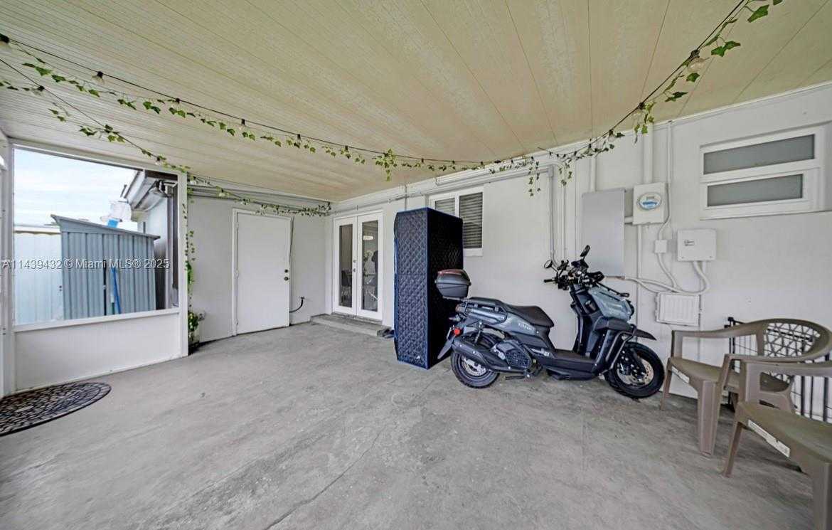 Small Image of 3360 EAST 10TH AVE, Hialeah Number 18