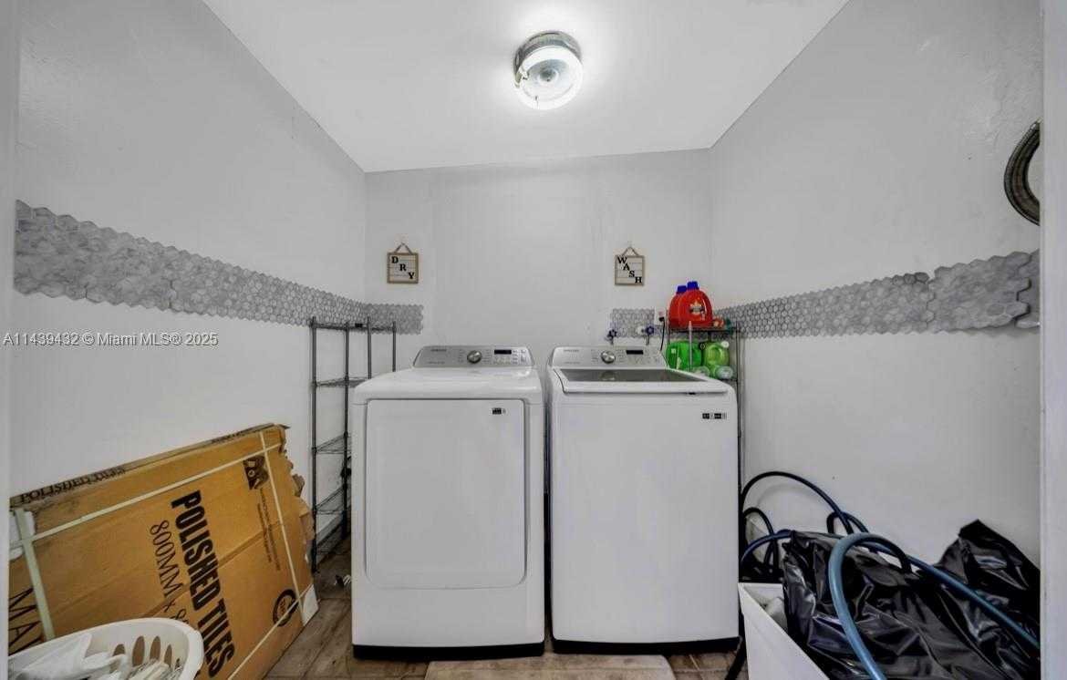Small Image of 3360 EAST 10TH AVE, Hialeah Number 19