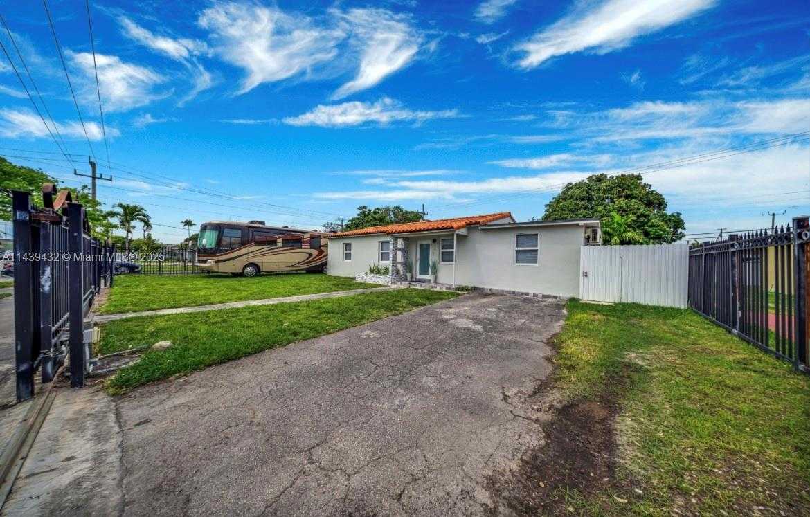 Small Image of 3360 EAST 10TH AVE, Hialeah Number 2