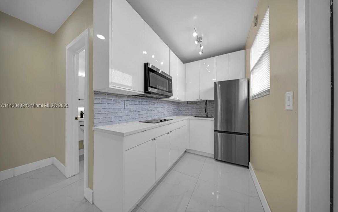 Small Image of 3360 EAST 10TH AVE, Hialeah Number 26