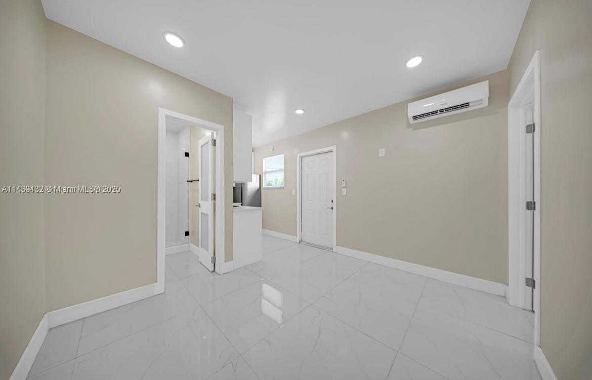 Small Image of 3360 EAST 10TH AVE, Hialeah Number 28