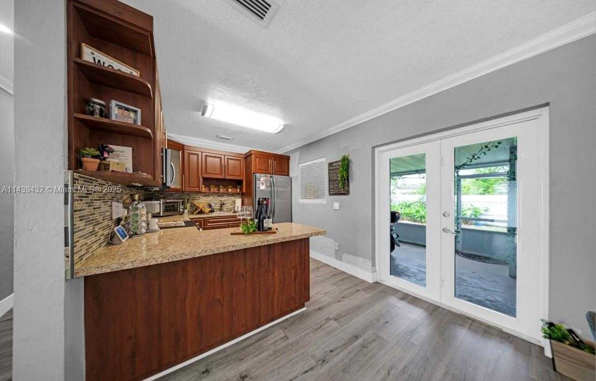 Small Image of 3360 EAST 10TH AVE, Hialeah Number 9