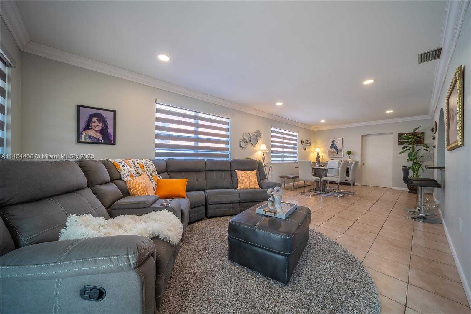 Small Image of 925 EAST 29TH ST, Hialeah Number 12