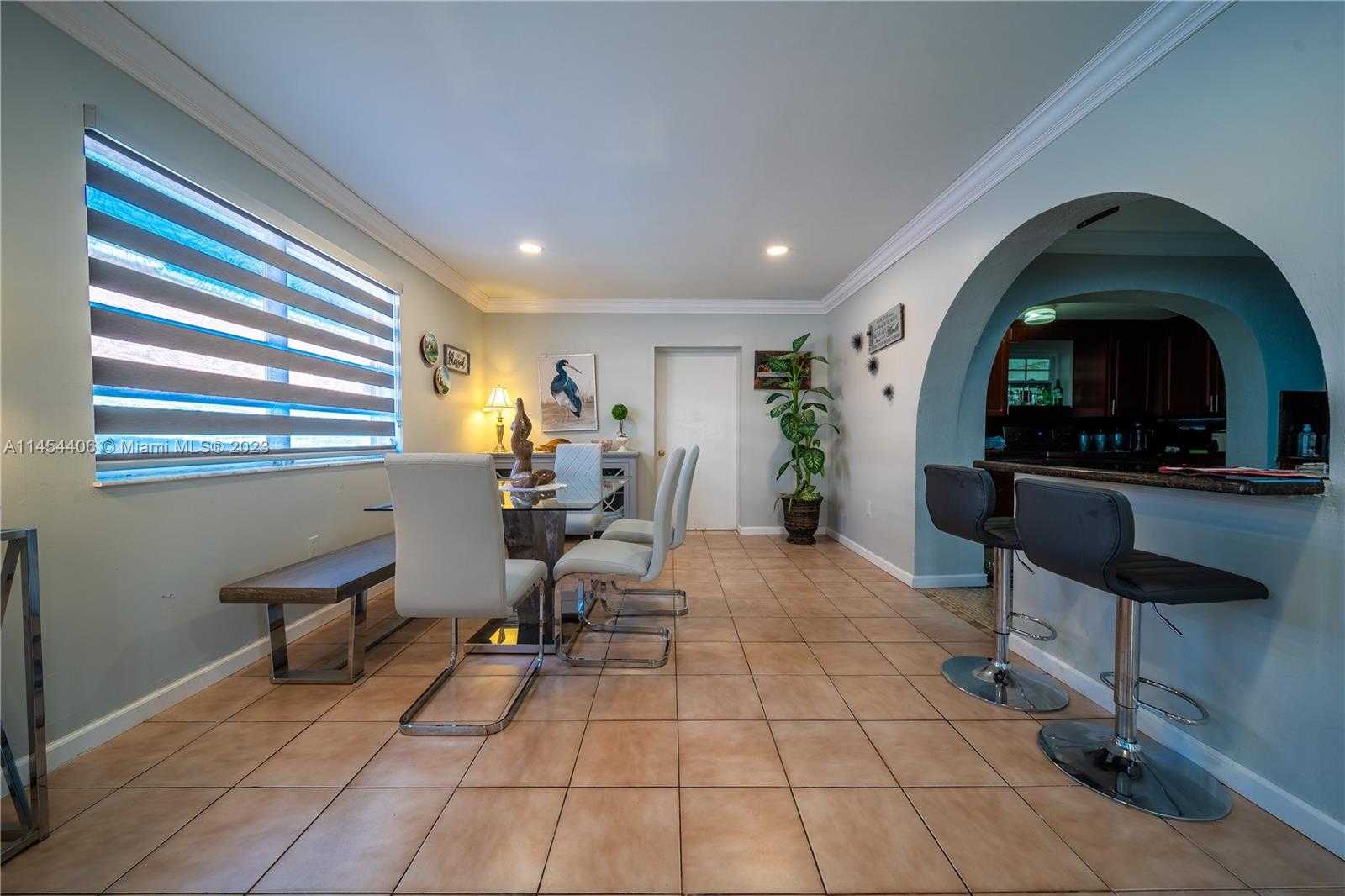 Small Image of 925 EAST 29TH ST, Hialeah Number 13